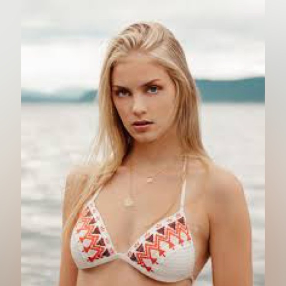 #95 Aerie Crochet Bikini Top New without tags